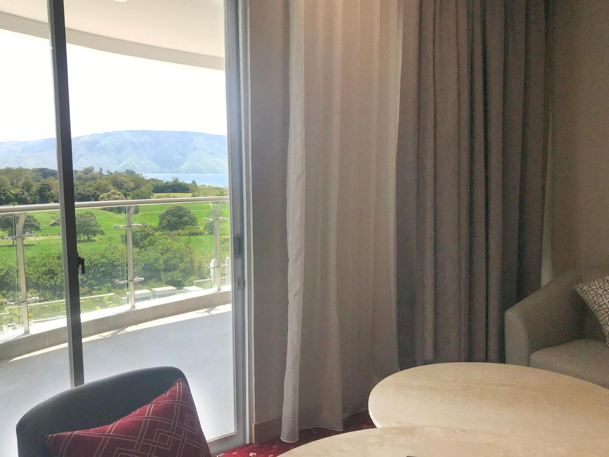 Labersa Hotel & Convention Center Samosir Sinapuran Экстерьер фото