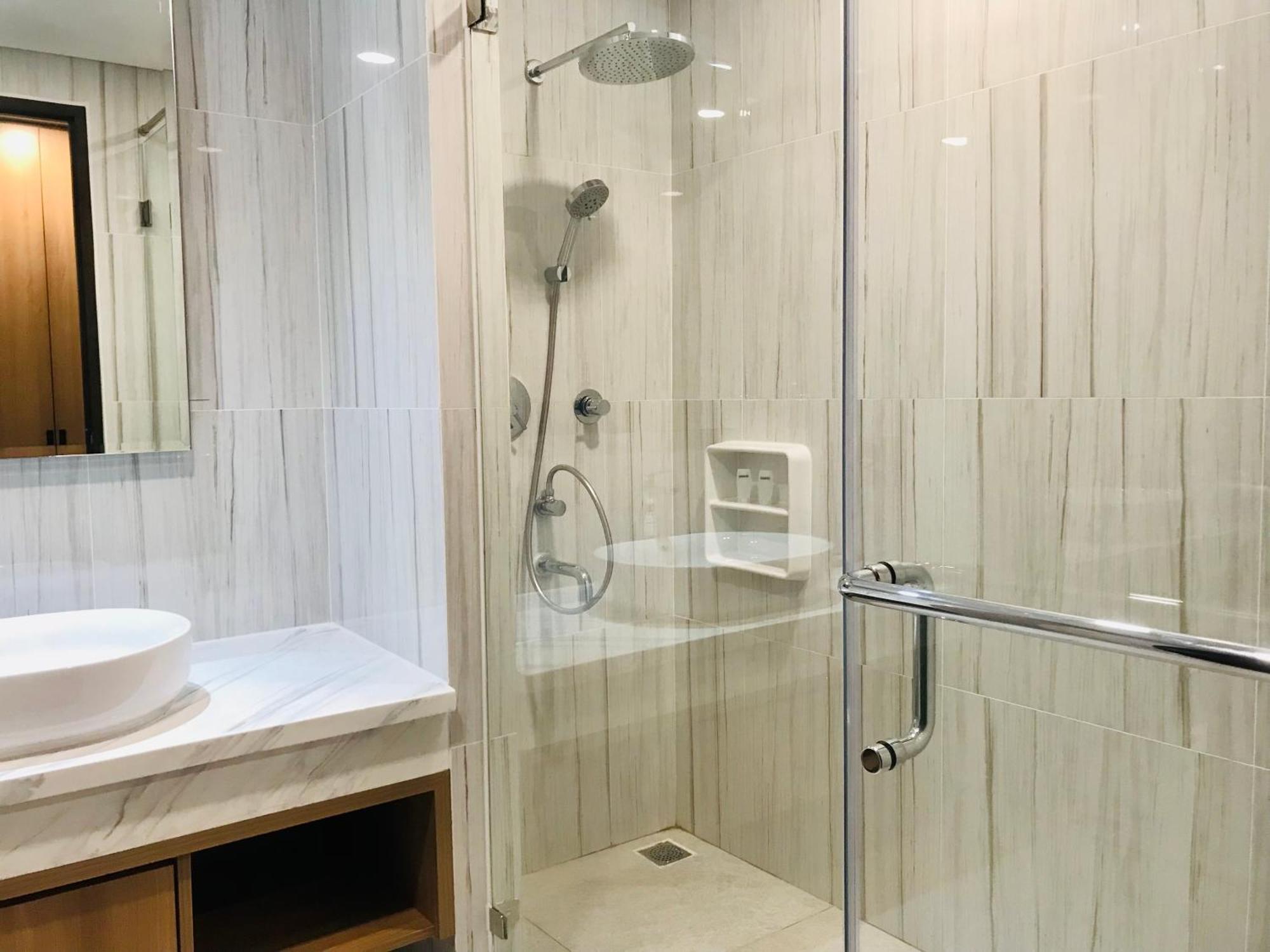 Labersa Hotel & Convention Center Samosir Sinapuran Экстерьер фото