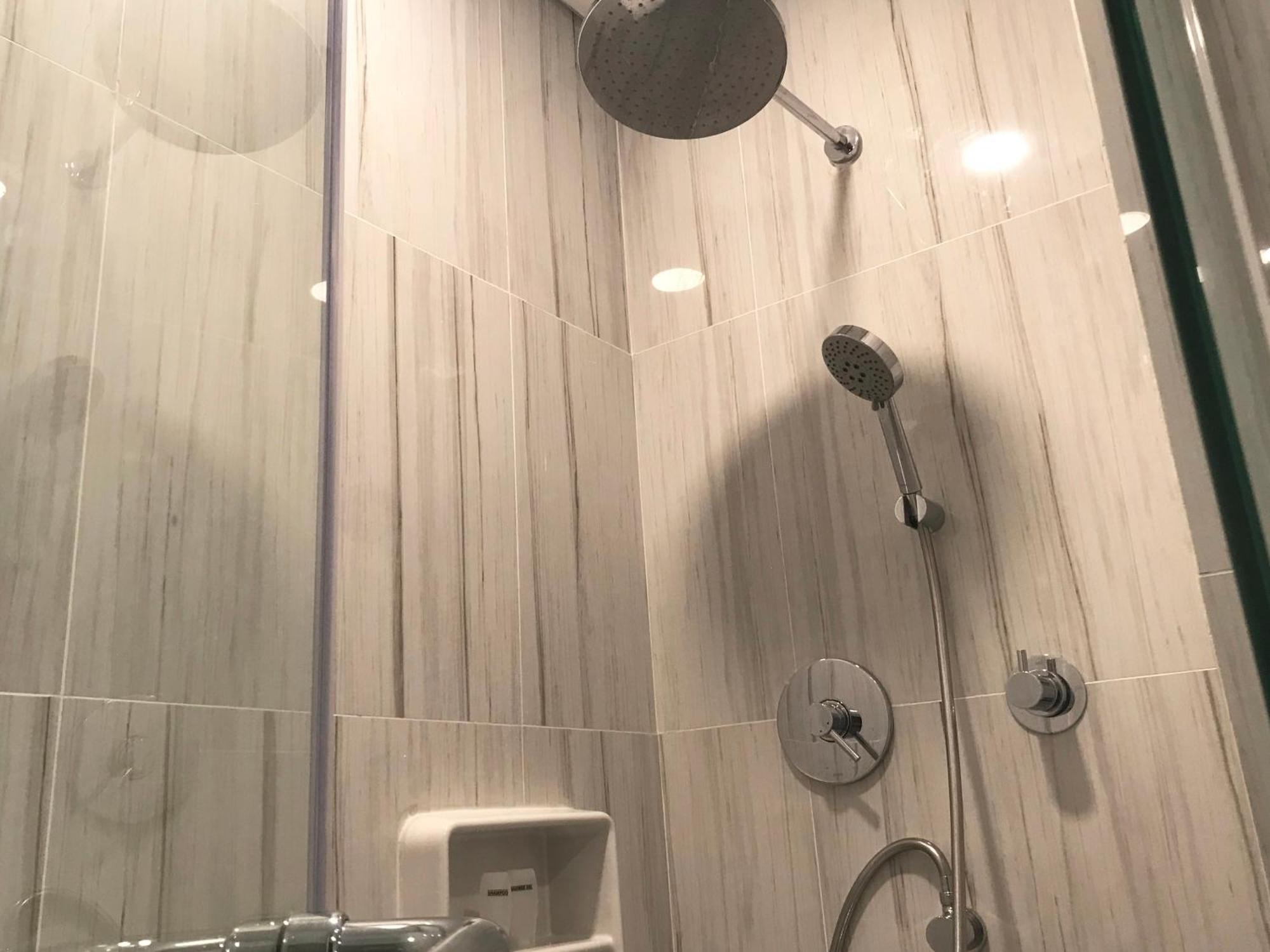 Labersa Hotel & Convention Center Samosir Sinapuran Экстерьер фото