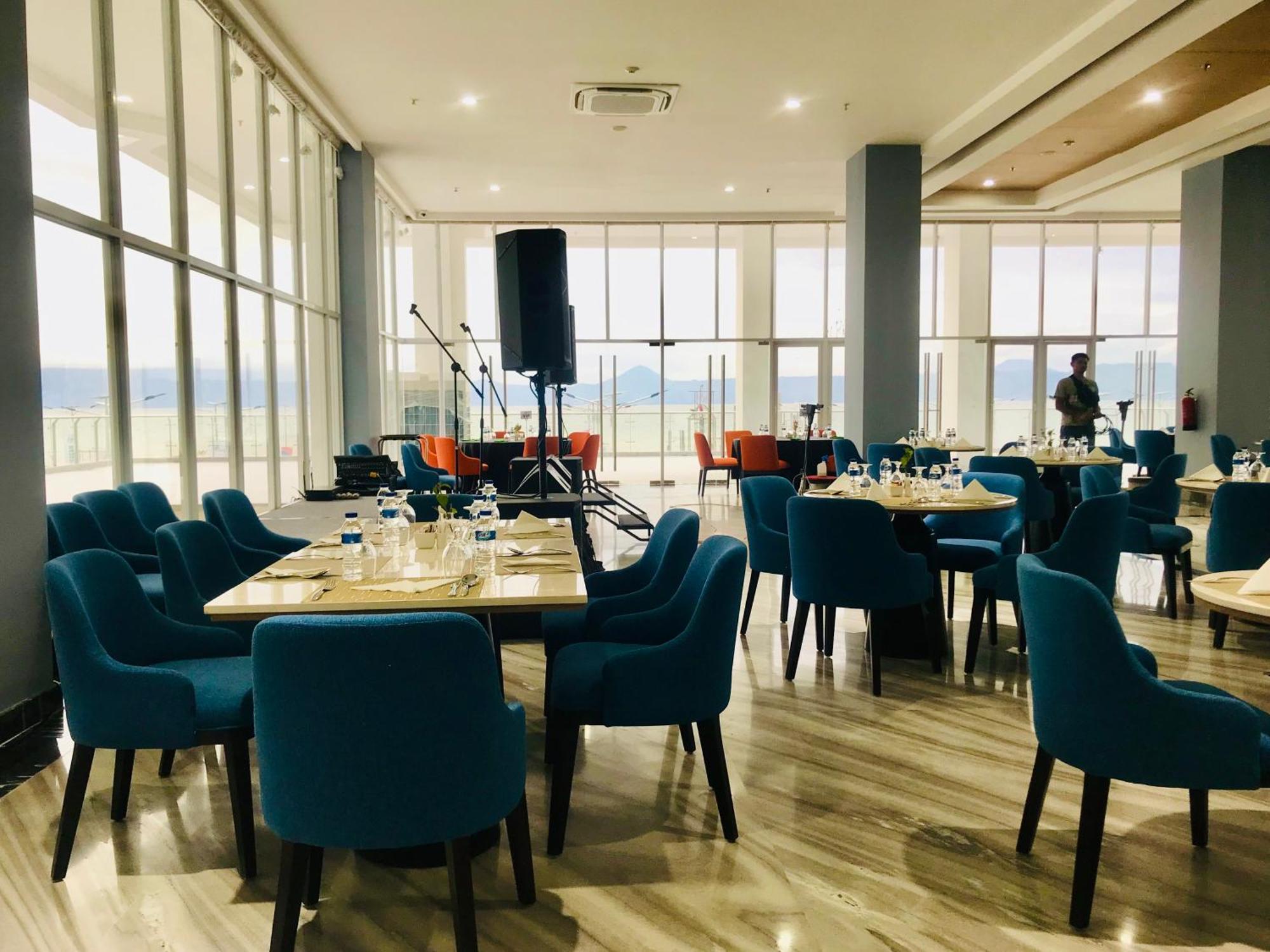 Labersa Hotel & Convention Center Samosir Sinapuran Экстерьер фото