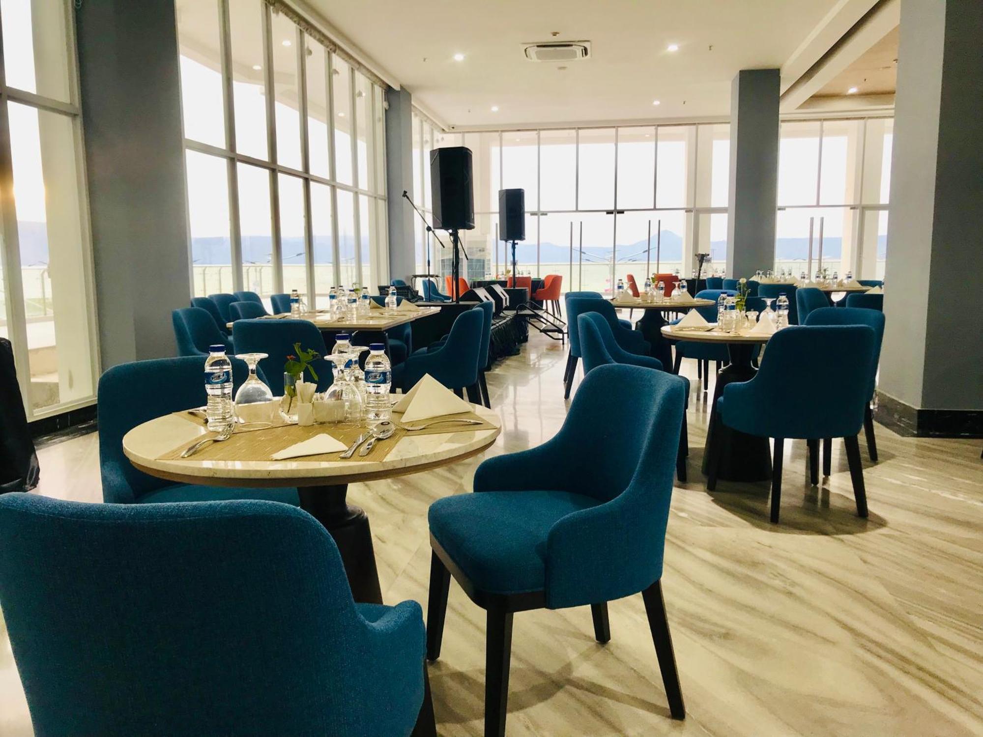 Labersa Hotel & Convention Center Samosir Sinapuran Экстерьер фото